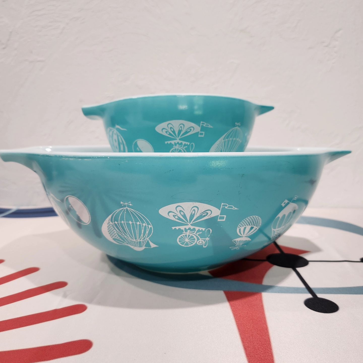 Pyrex Balloons Chip & Dip