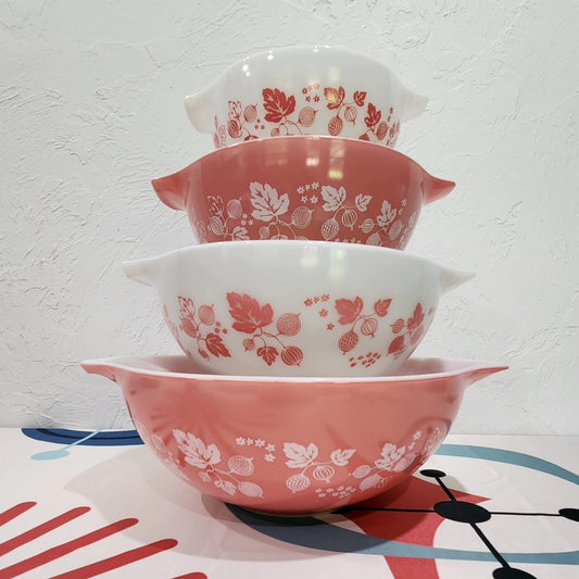 Pyrex Pink Gooseberry Mixing Bowl Set