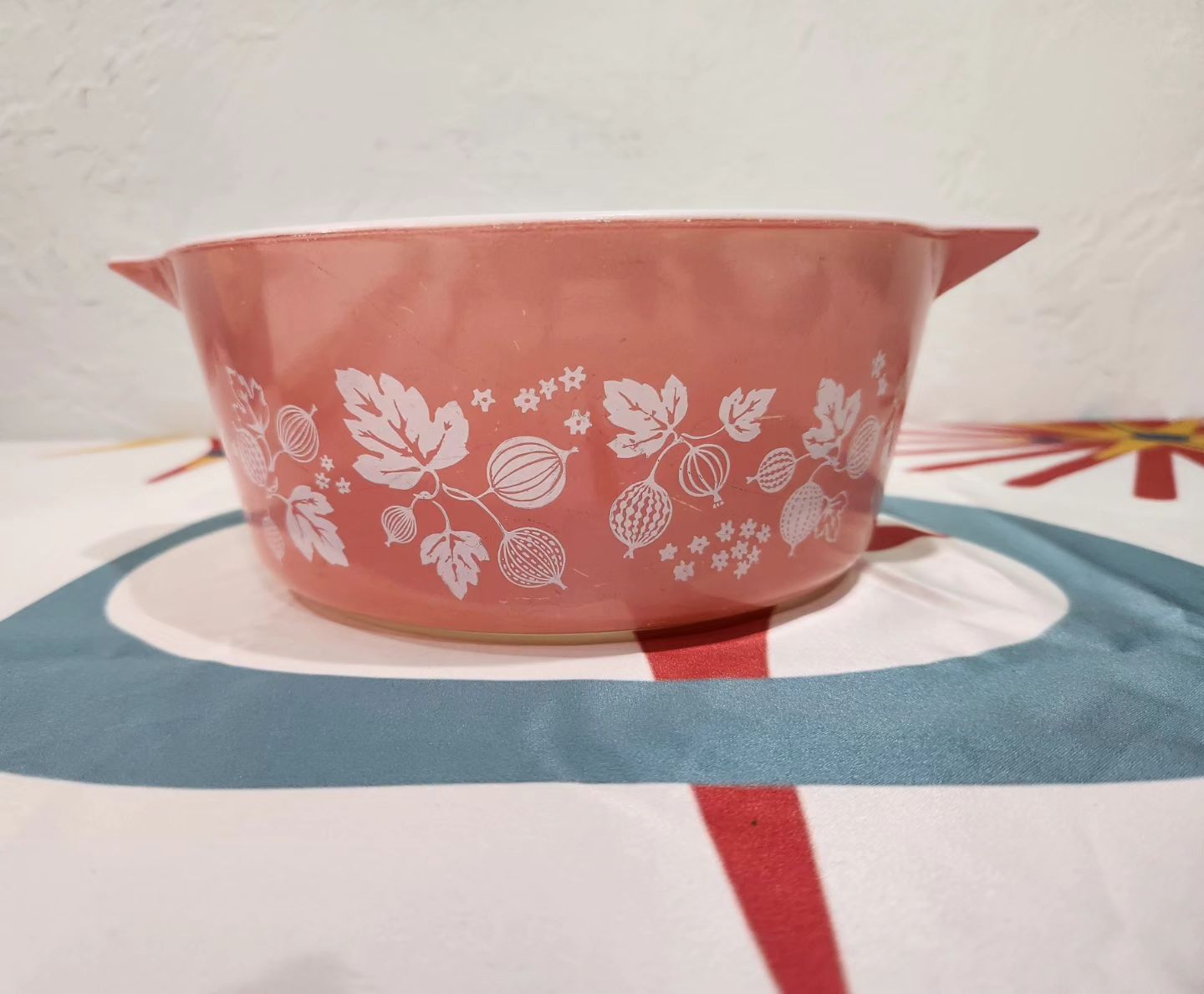 Pyrex Pink Gooseberry #475 Casserole Dish